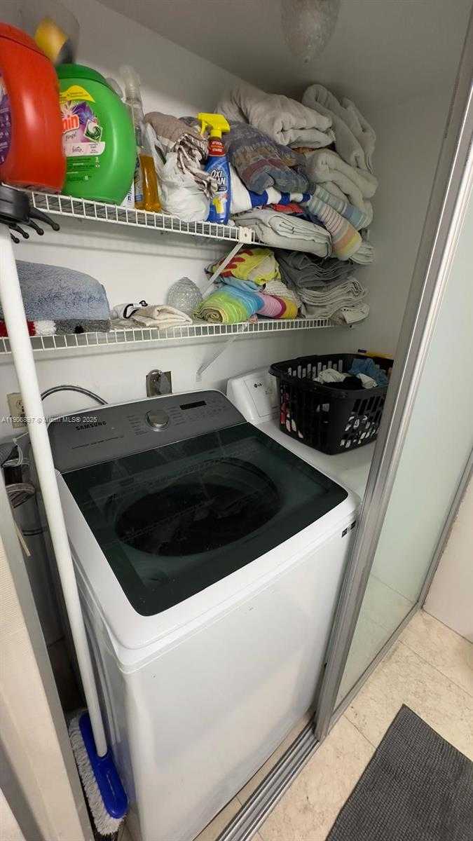 Small Image of 3610 YACHT CLUB DR #609, Aventura Number 15