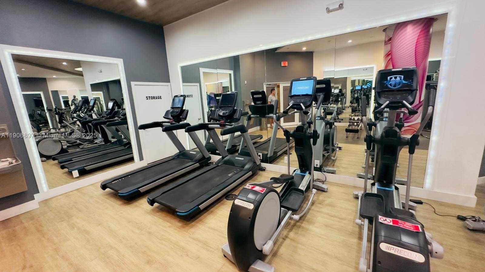 Small Image of 3610 YACHT CLUB DR #609, Aventura Number 24