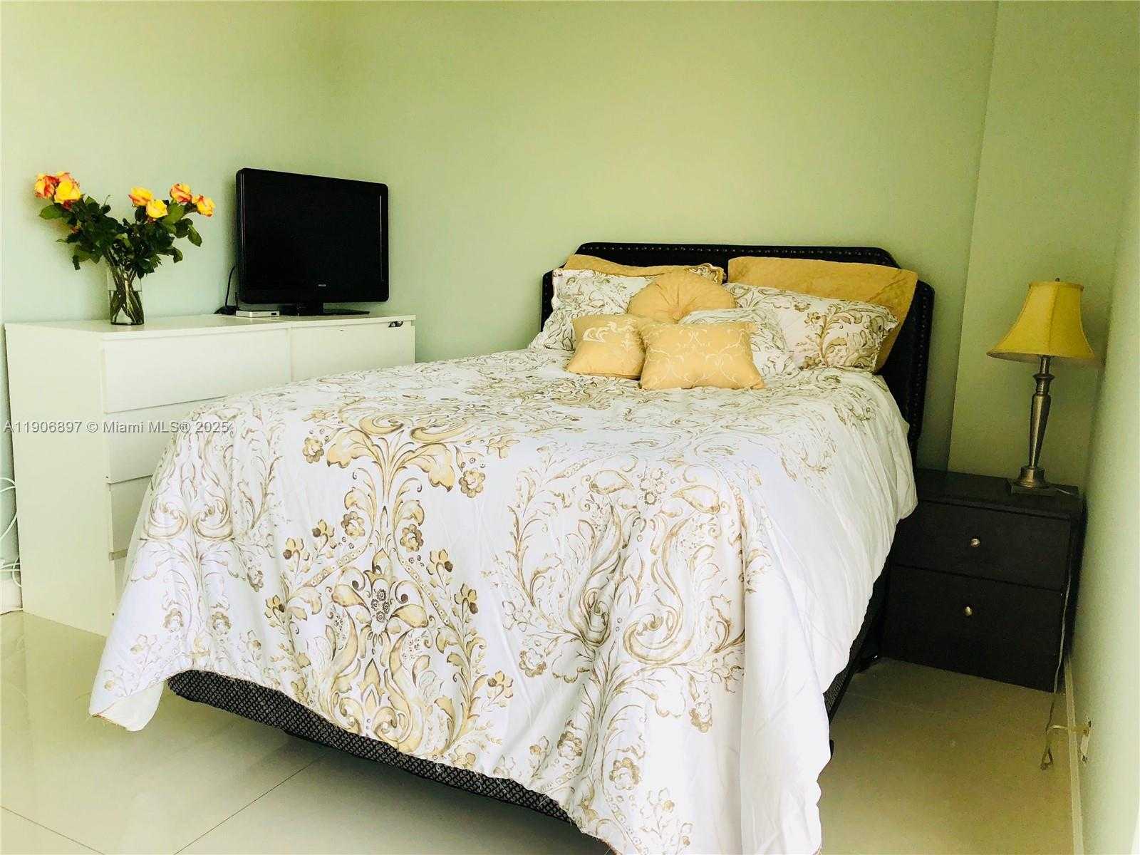 Small Image of 3610 YACHT CLUB DR #609, Aventura Number 6