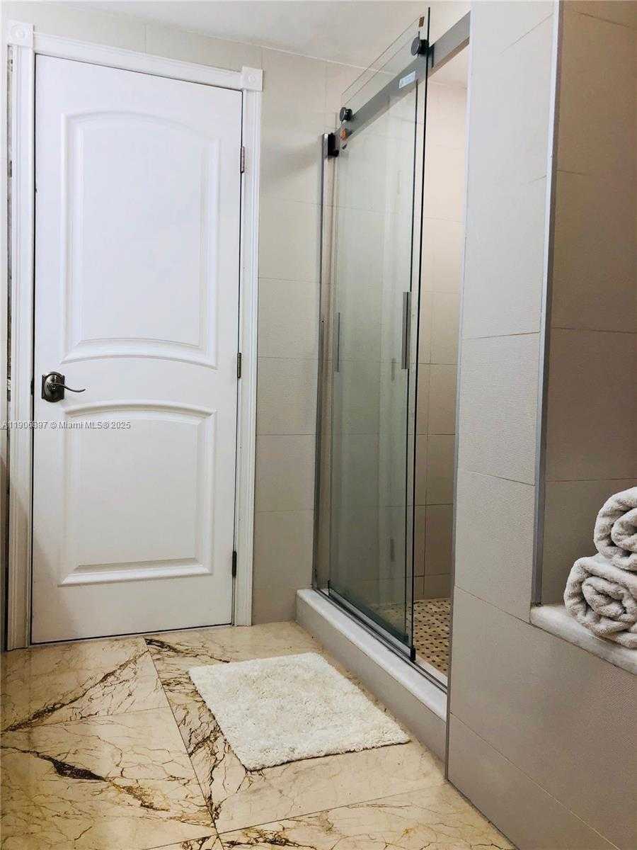 Small Image of 3610 YACHT CLUB DR #609, Aventura Number 8