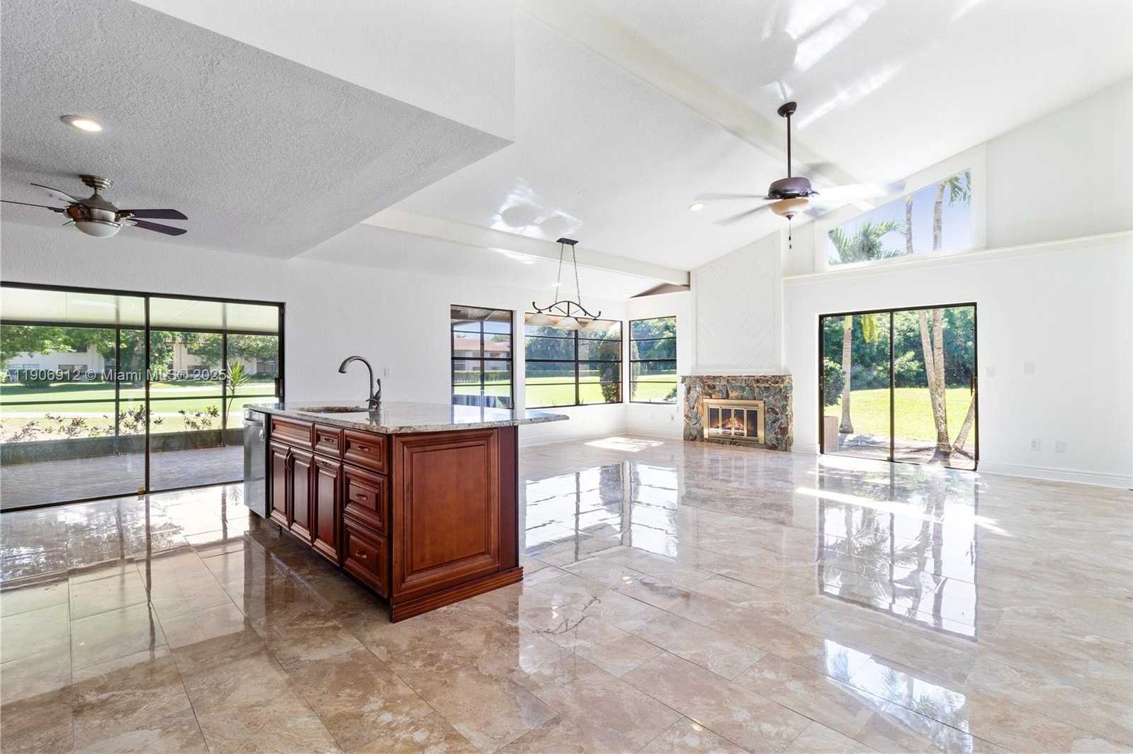 Small Image of 21344 SOUTH ESCONDIDO WAY S, Boca Raton Number 2