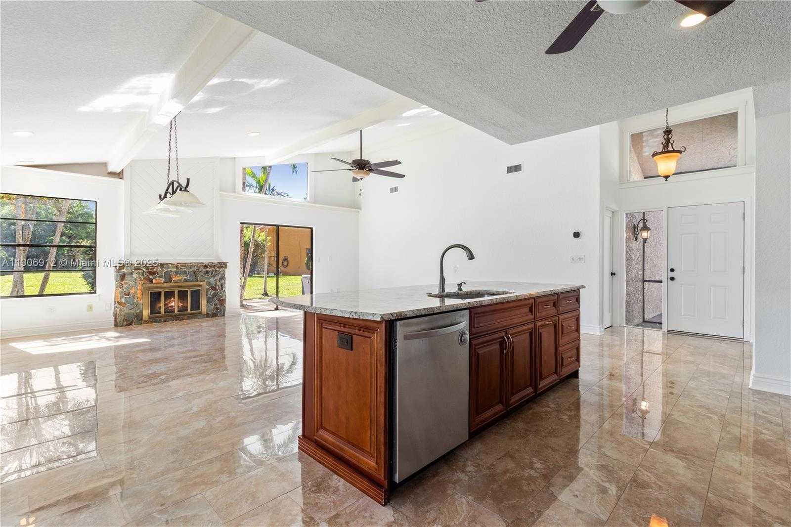 Small Image of 21344 SOUTH ESCONDIDO WAY S, Boca Raton Number 5