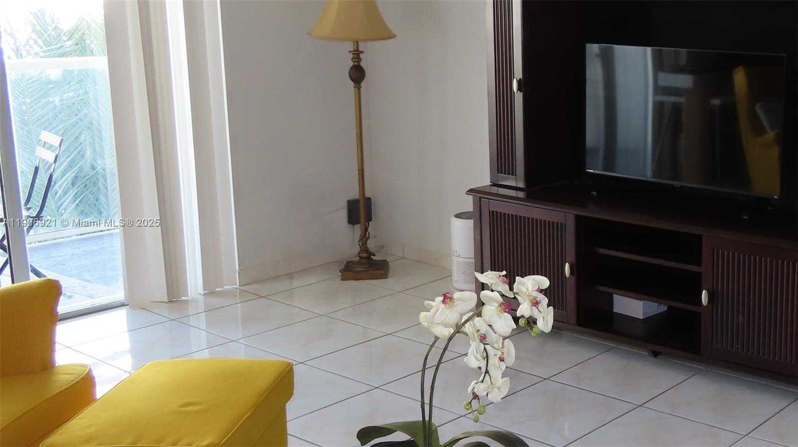Small Image of 5701 COLLINS AVE #511, Miami Beach Number 14