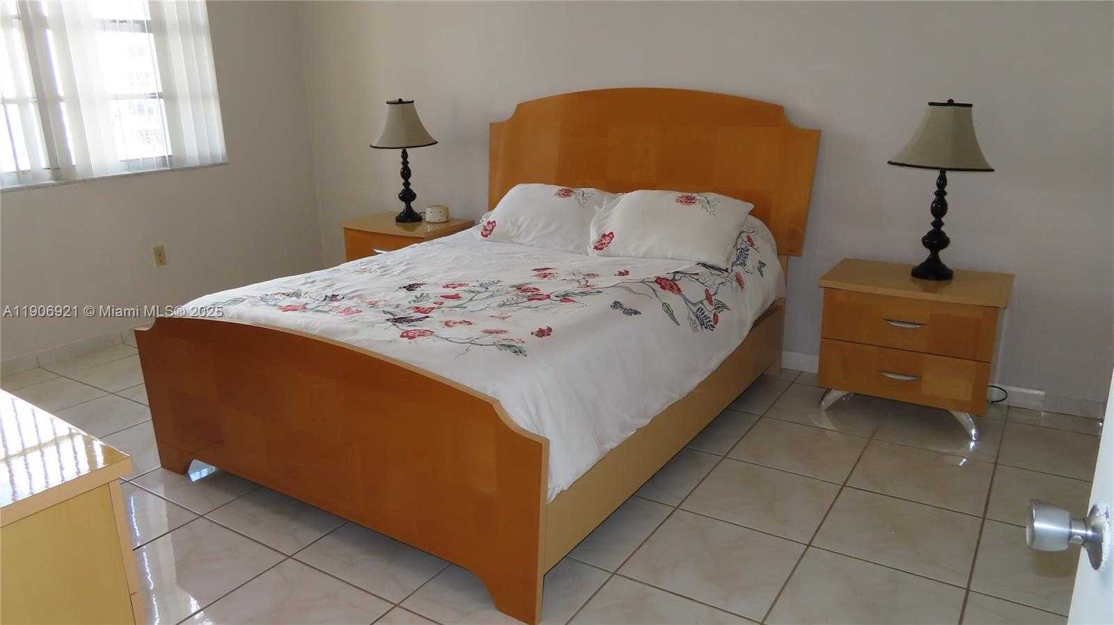 Small Image of 5701 COLLINS AVE #511, Miami Beach Number 16