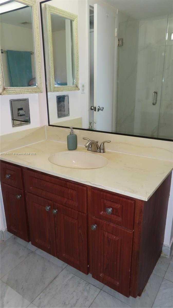 Small Image of 5701 COLLINS AVE #511, Miami Beach Number 20