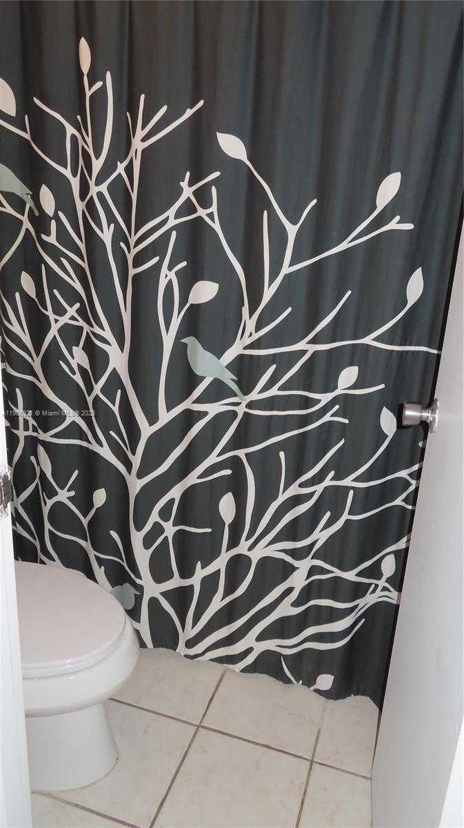 Small Image of 5701 COLLINS AVE #511, Miami Beach Number 21