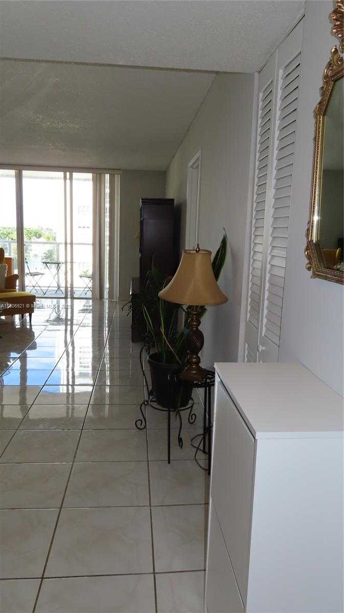 Small Image of 5701 COLLINS AVE #511, Miami Beach Number 6