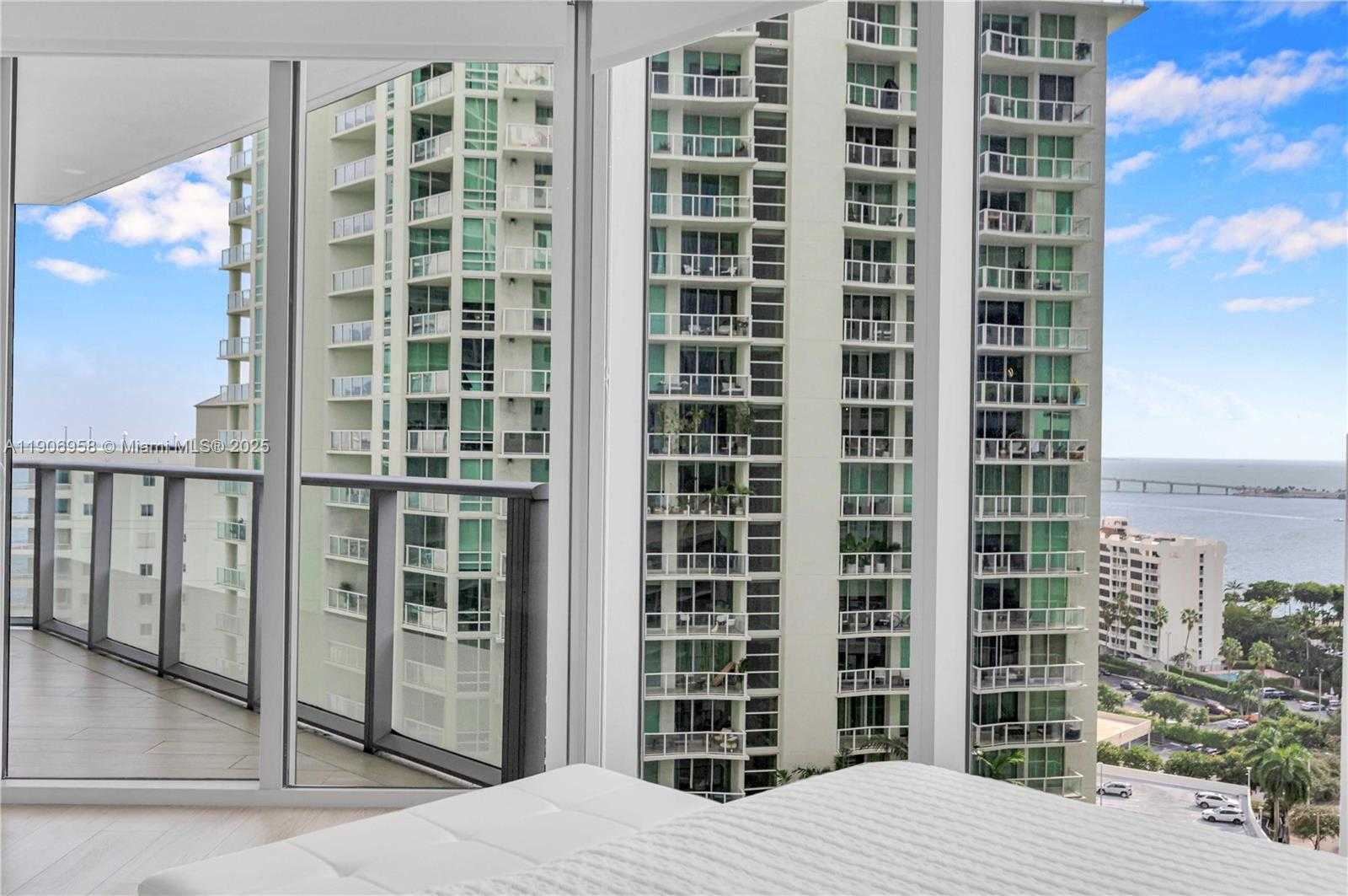 Small Image of 1300 BRICKELL BAY DR #1603, Miami Number 8