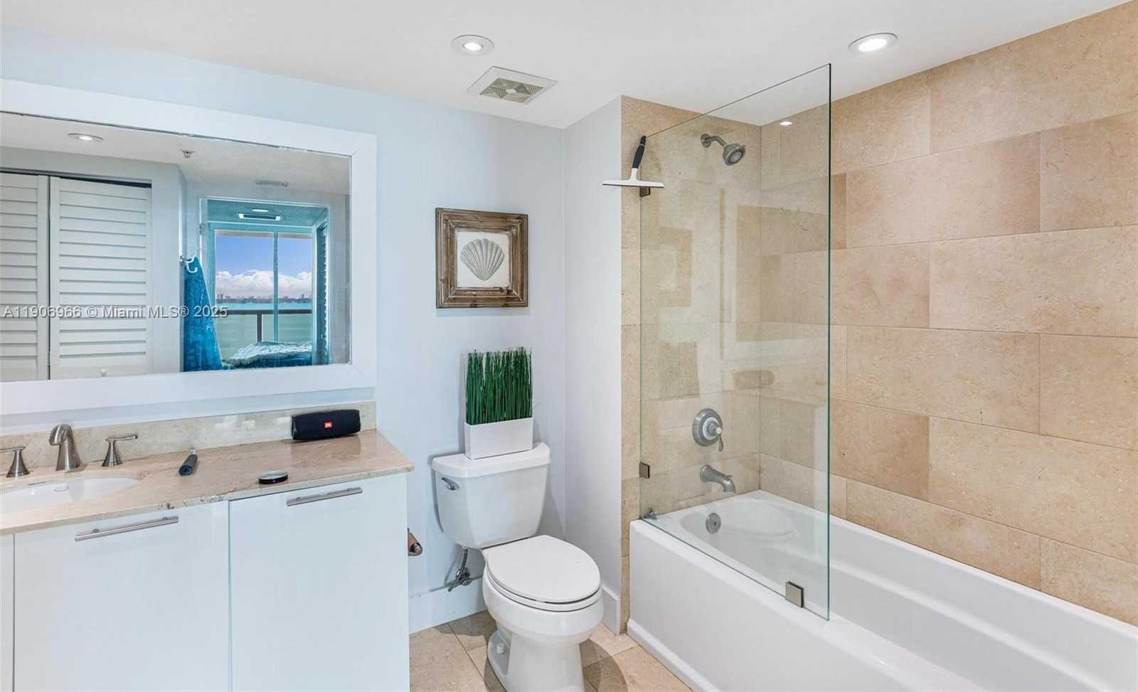 Small Image of 1800 NORTH BAYSHORE DR #1807, Miami Number 12