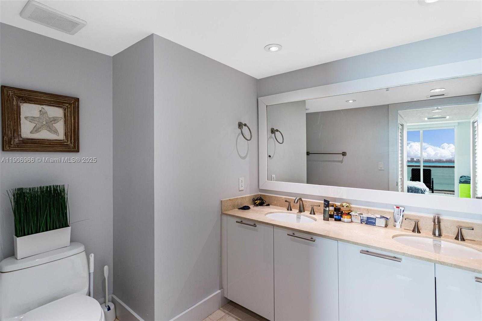 Small Image of 1800 NORTH BAYSHORE DR #1807, Miami Number 16