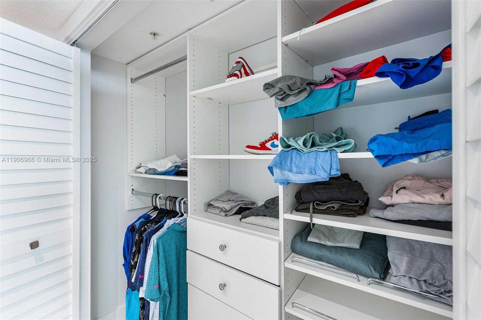 Small Image of 1800 NORTH BAYSHORE DR #1807, Miami Number 17