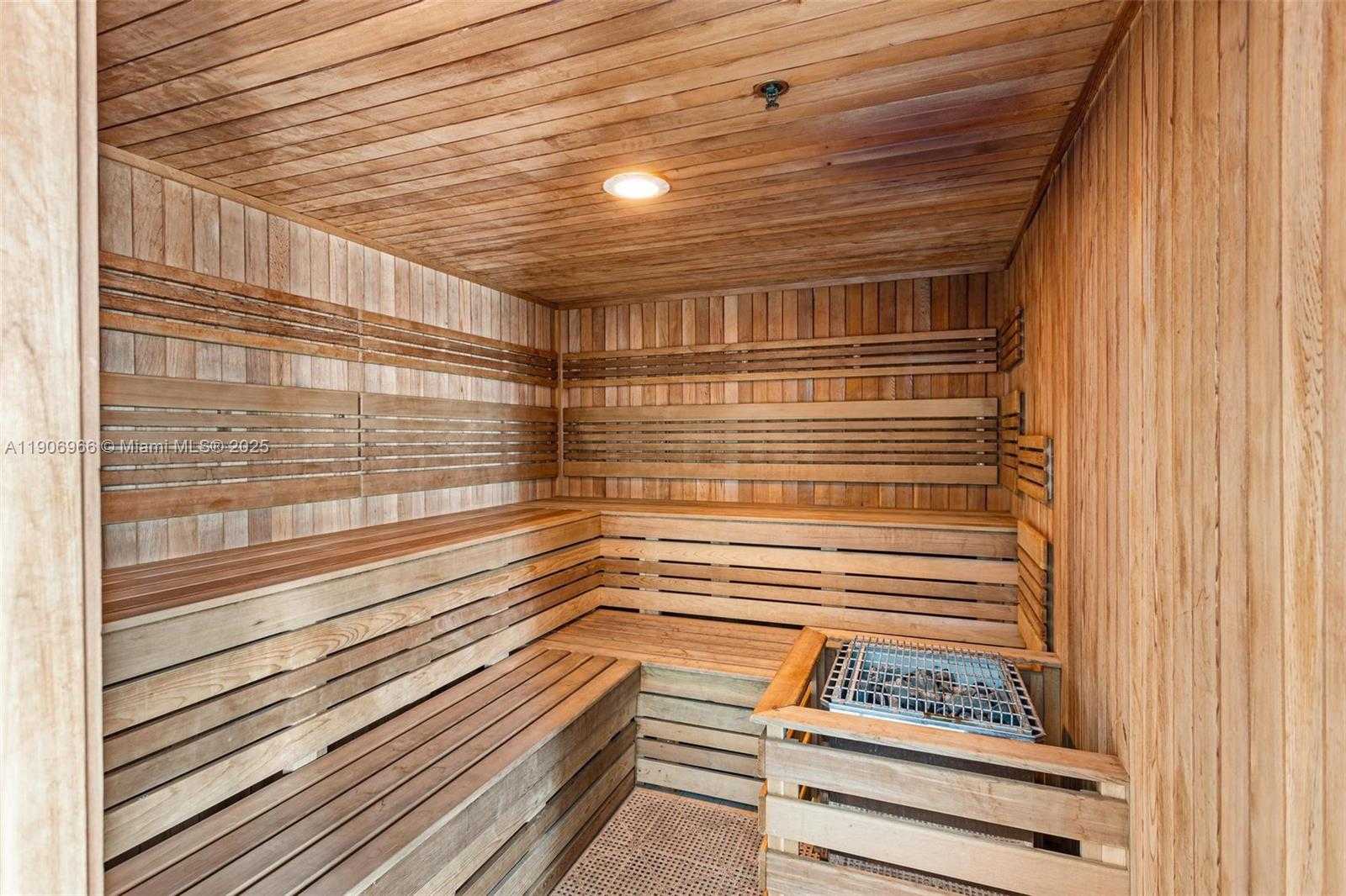 Small Image of 1800 NORTH BAYSHORE DR #1807, Miami Number 25