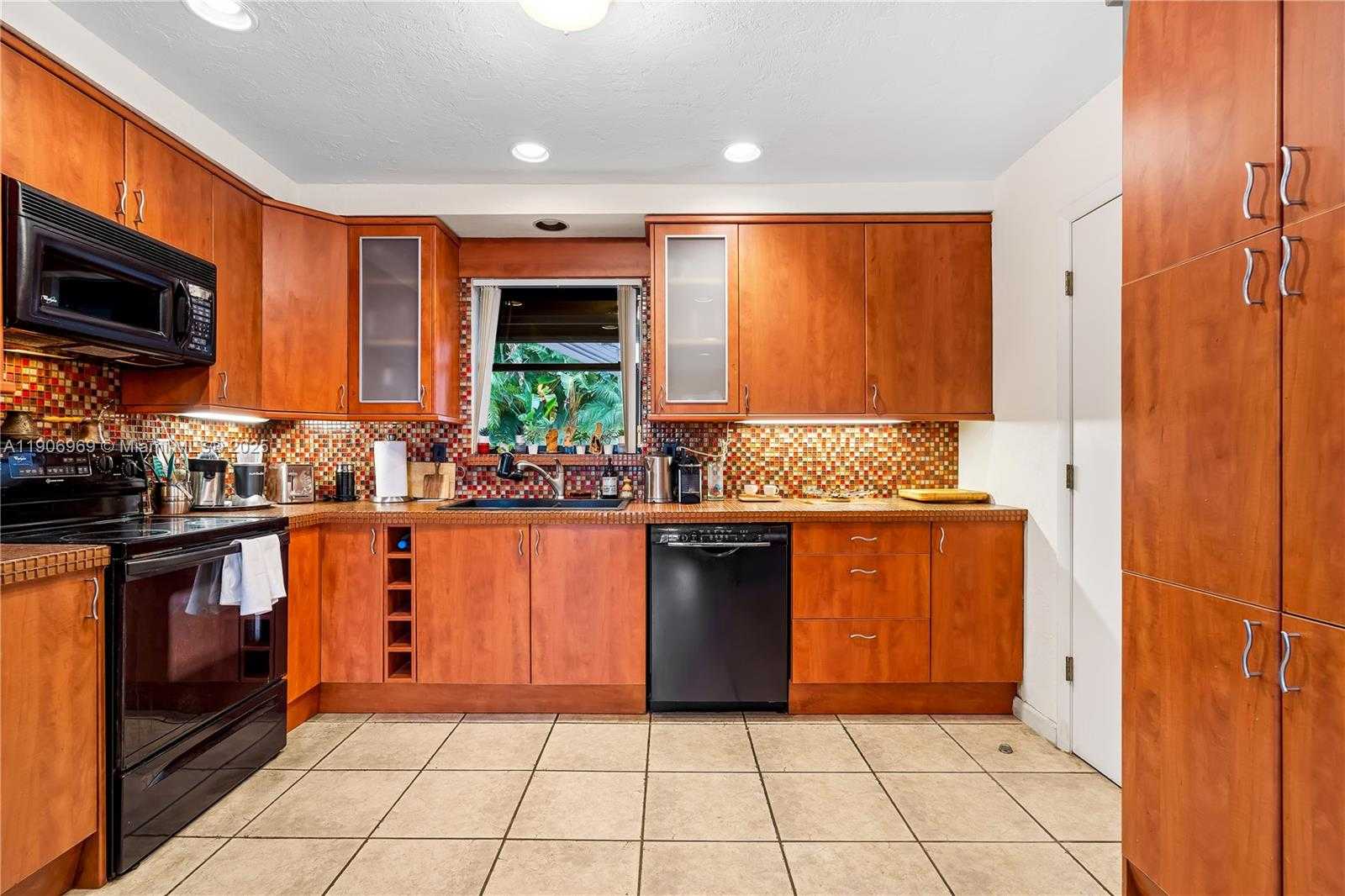 Small Image of 1016 NORTH EAST 26TH AVE #1016, Pompano Beach Number 2