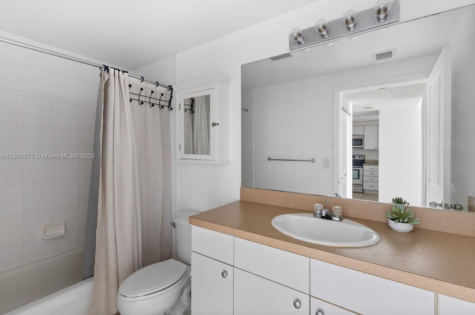 Small Image of 1250 SOUTH MIAMI AVE #1913, Miami Number 13