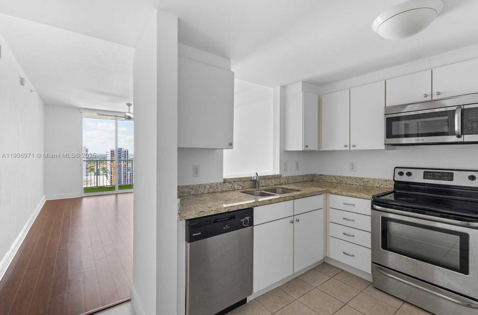 Small Image of 1250 SOUTH MIAMI AVE #1913, Miami Number 2