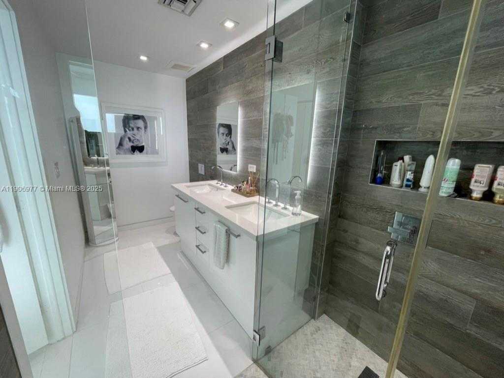 Small Image of 900 BISCAYNE BLVD #5005, Miami Number 13