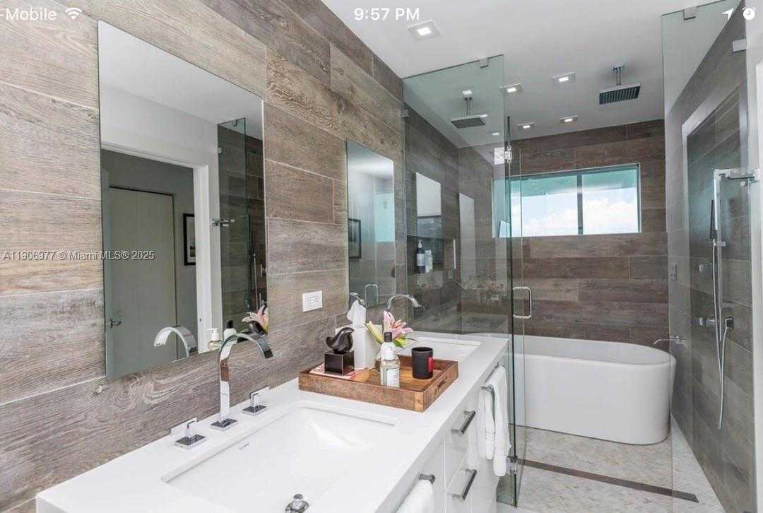 Small Image of 900 BISCAYNE BLVD #5005, Miami Number 24