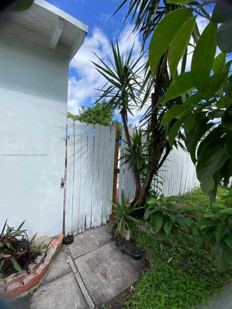 Small Image of 413 NORTH EAST 8TH ST #n/a, Pompano Beach Number 24