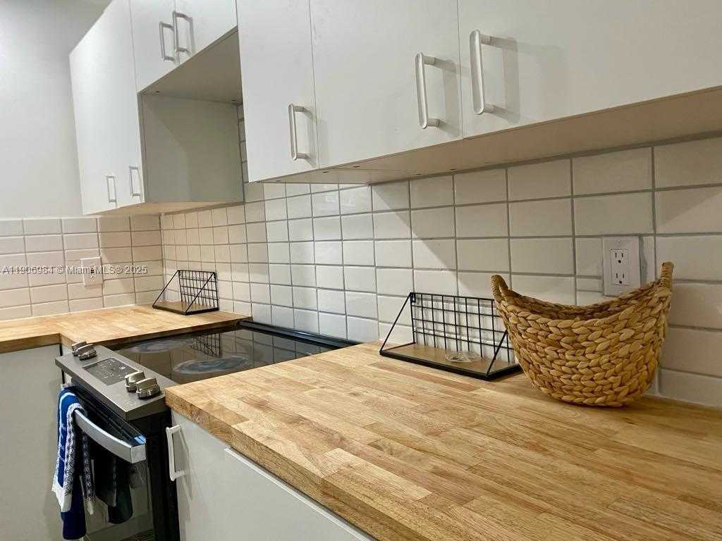 Small Image of 413 NORTH EAST 8TH ST #n/a, Pompano Beach Number 4