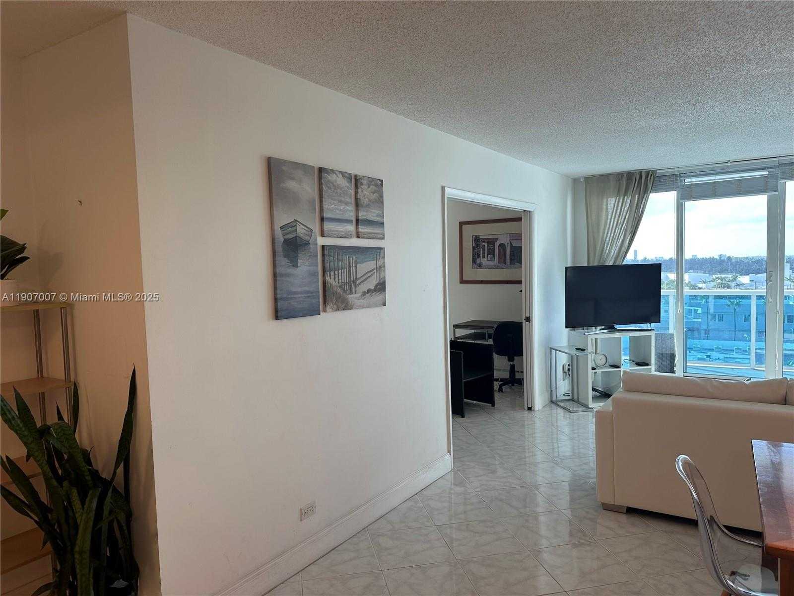 Small Image of 2301 COLLINS AV #737, Miami Beach Number 10