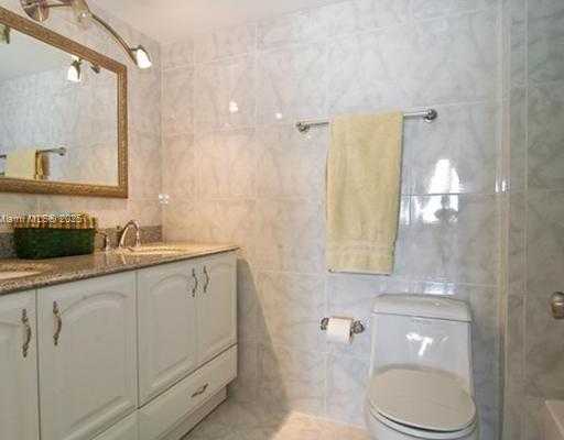 Small Image of 2301 COLLINS AV #737, Miami Beach Number 4