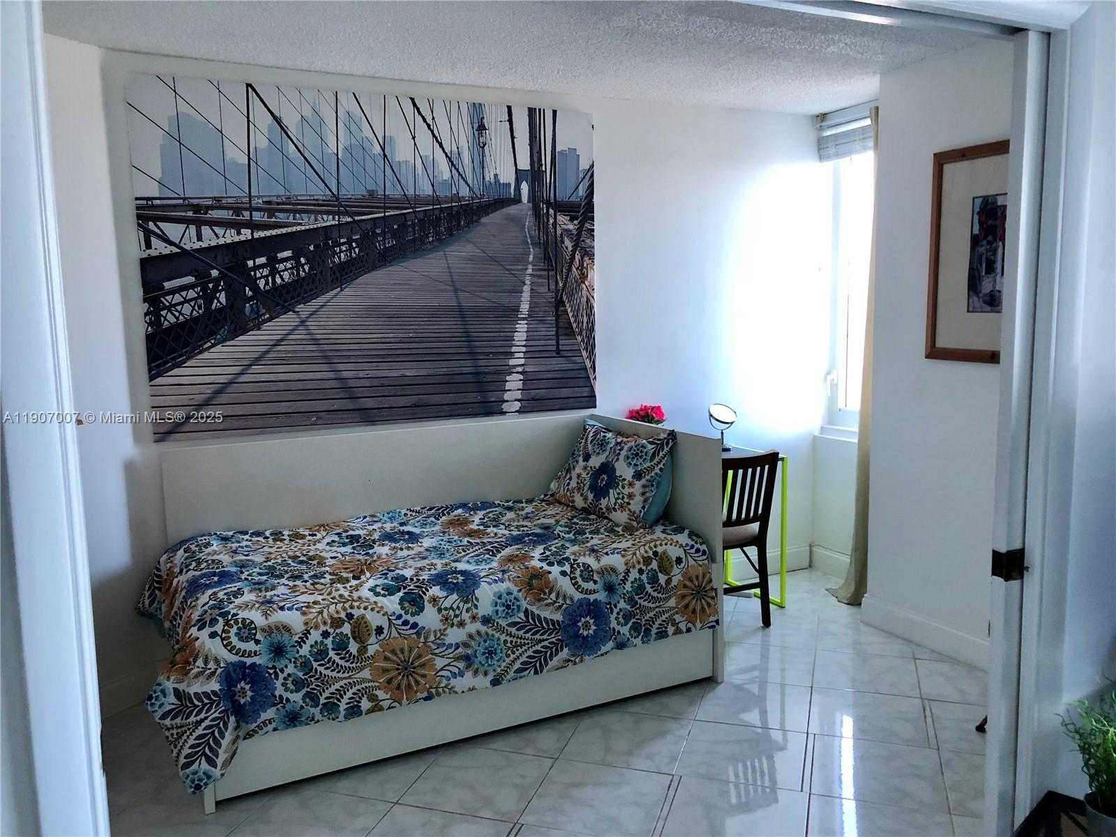 Small Image of 2301 COLLINS AV #737, Miami Beach Number 6
