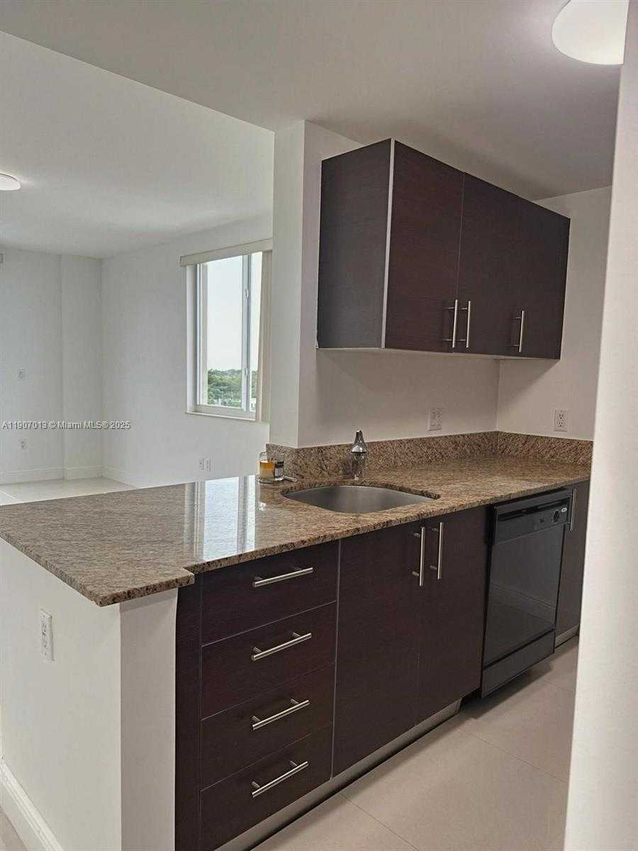 Small Image of 2701 SOUTH WEST 3RD AVE #606, Miami Number 4
