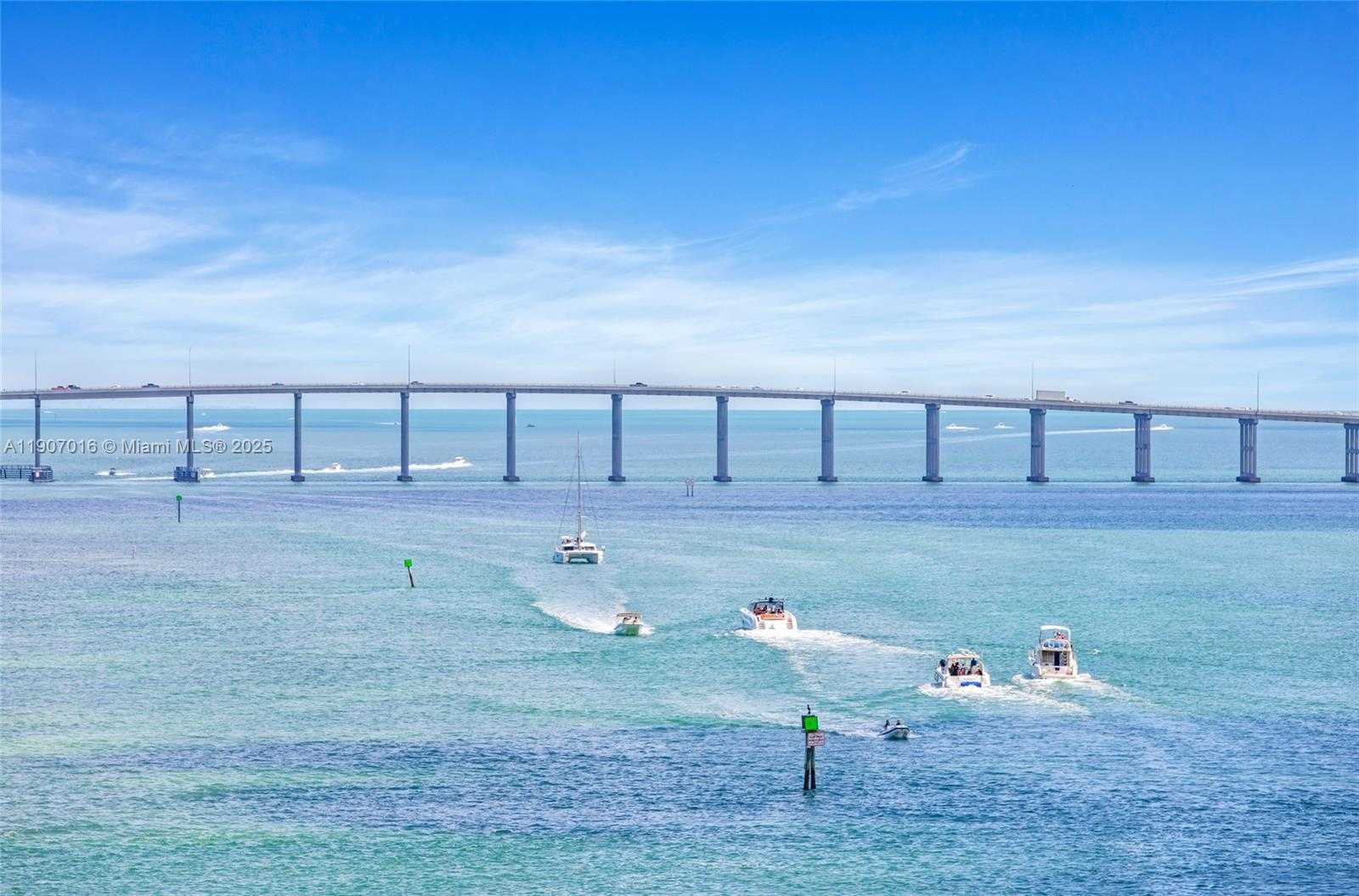 Small Image of 770 CLAUGHTON ISLAND DR #915, Miami Number 16