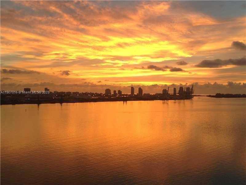 Small Image of 770 CLAUGHTON ISLAND DR #915, Miami Number 2