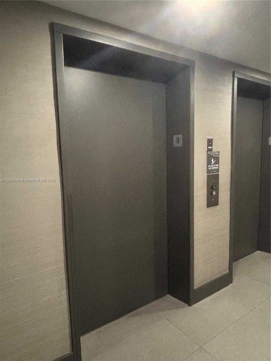 Small Image of 770 CLAUGHTON ISLAND DR #915, Miami Number 22