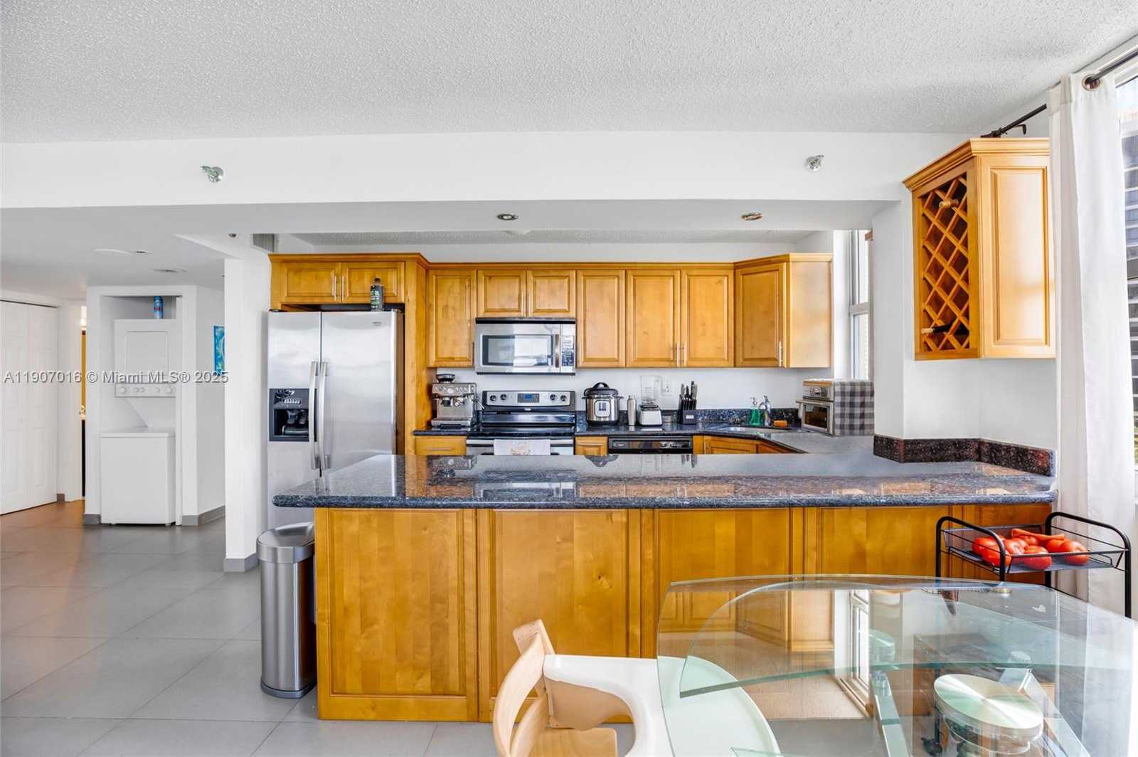 Small Image of 770 CLAUGHTON ISLAND DR #915, Miami Number 6