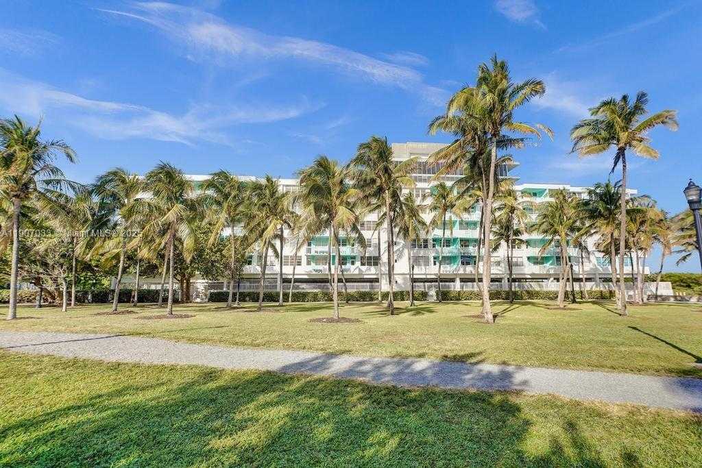 Small Image of 301 OCEAN DR #402, Miami Beach Number 1