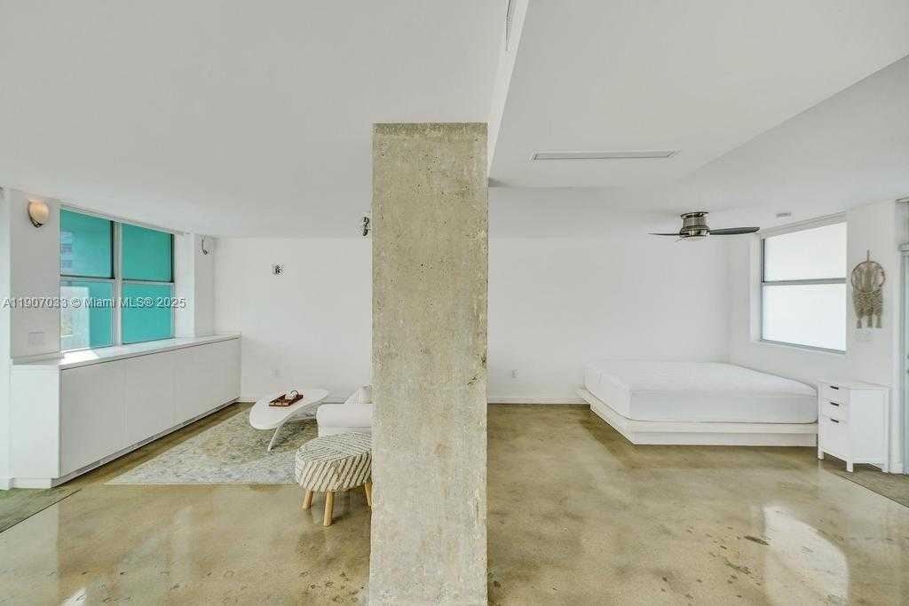 Small Image of 301 OCEAN DR #402, Miami Beach Number 21