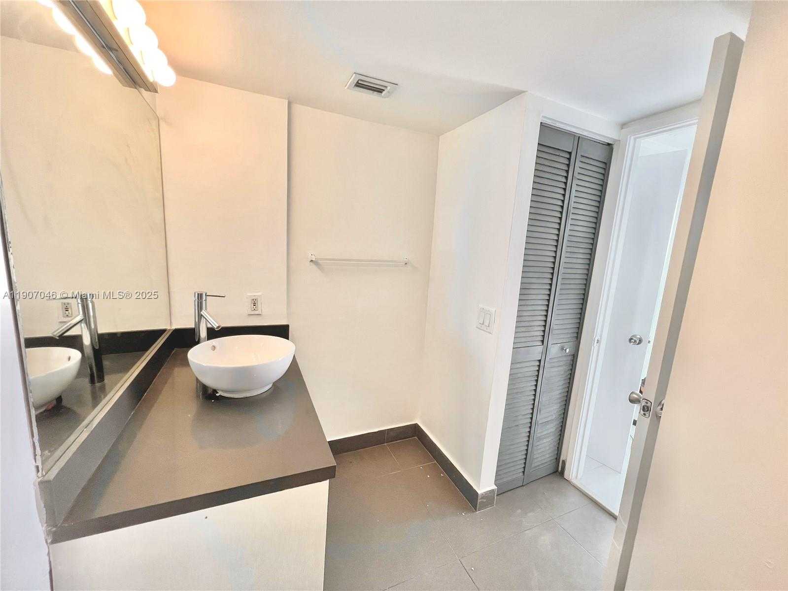 Small Image of 3731 NORTH COUNTRY CLUB DR #622, Aventura Number 9