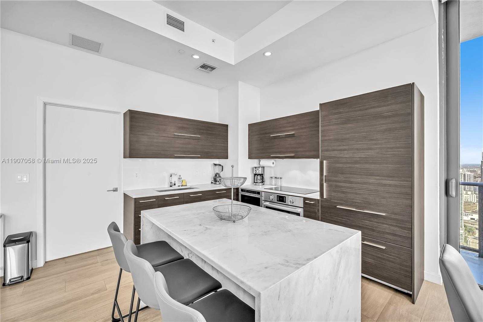 Small Image of 45 SOUTH WEST 9TH ST #4501, Miami Number 10