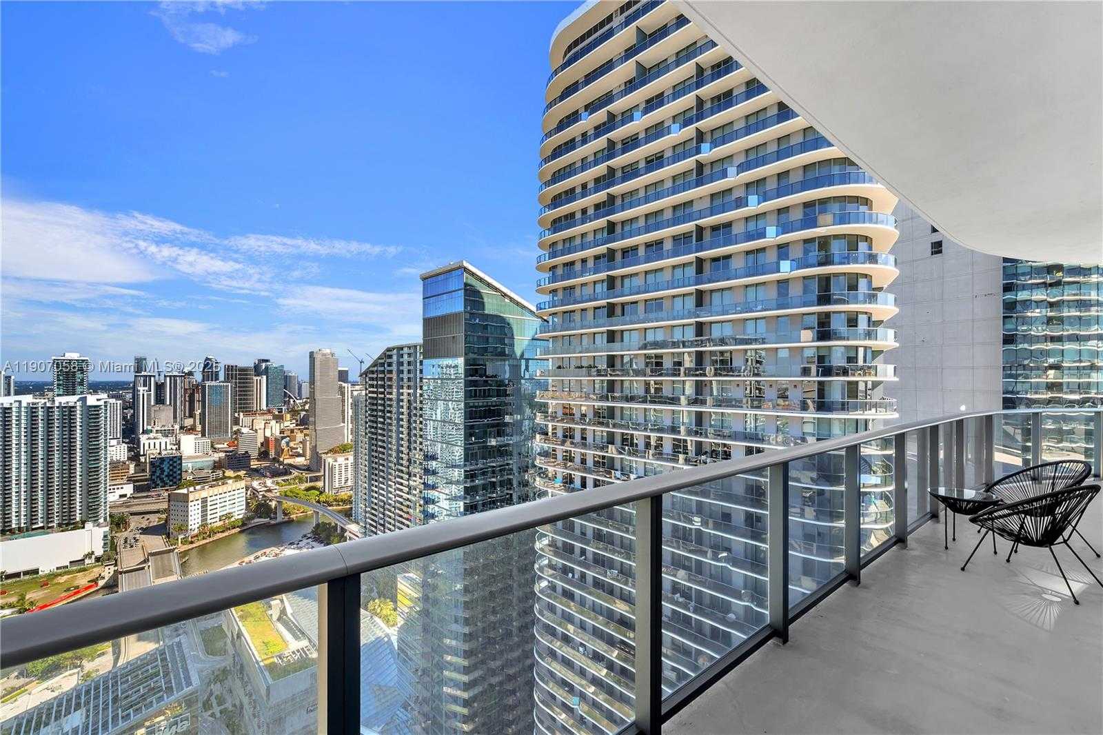 Small Image of 45 SOUTH WEST 9TH ST #4501, Miami Number 15