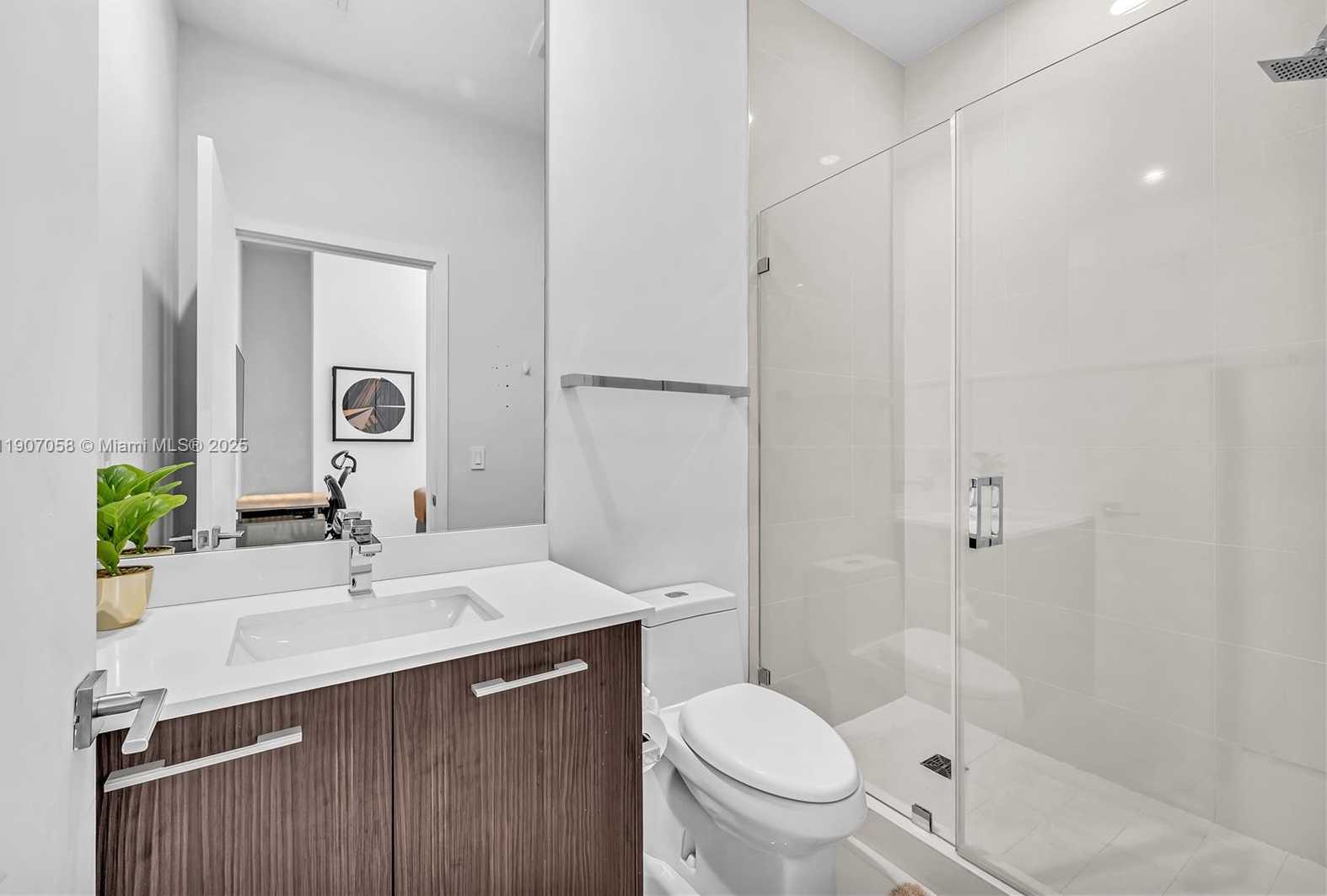 Small Image of 45 SOUTH WEST 9TH ST #4501, Miami Number 24