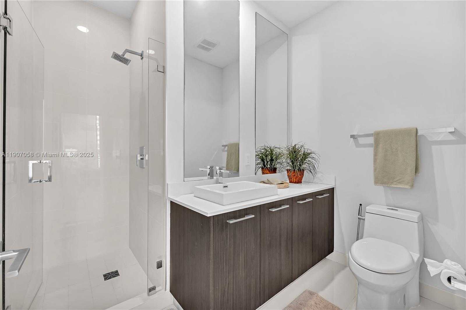 Small Image of 45 SOUTH WEST 9TH ST #4501, Miami Number 25