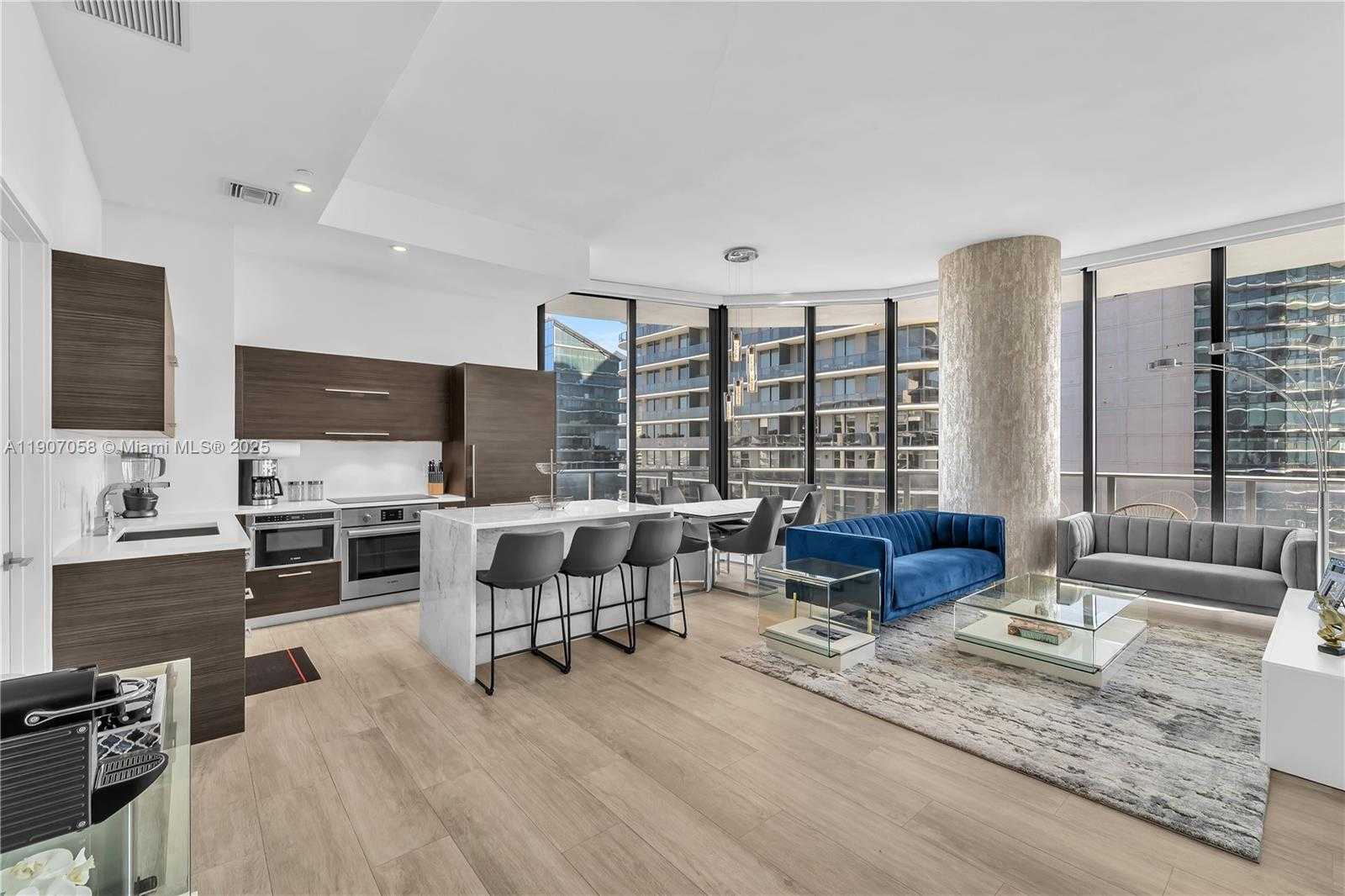 Small Image of 45 SOUTH WEST 9TH ST #4501, Miami Number 3