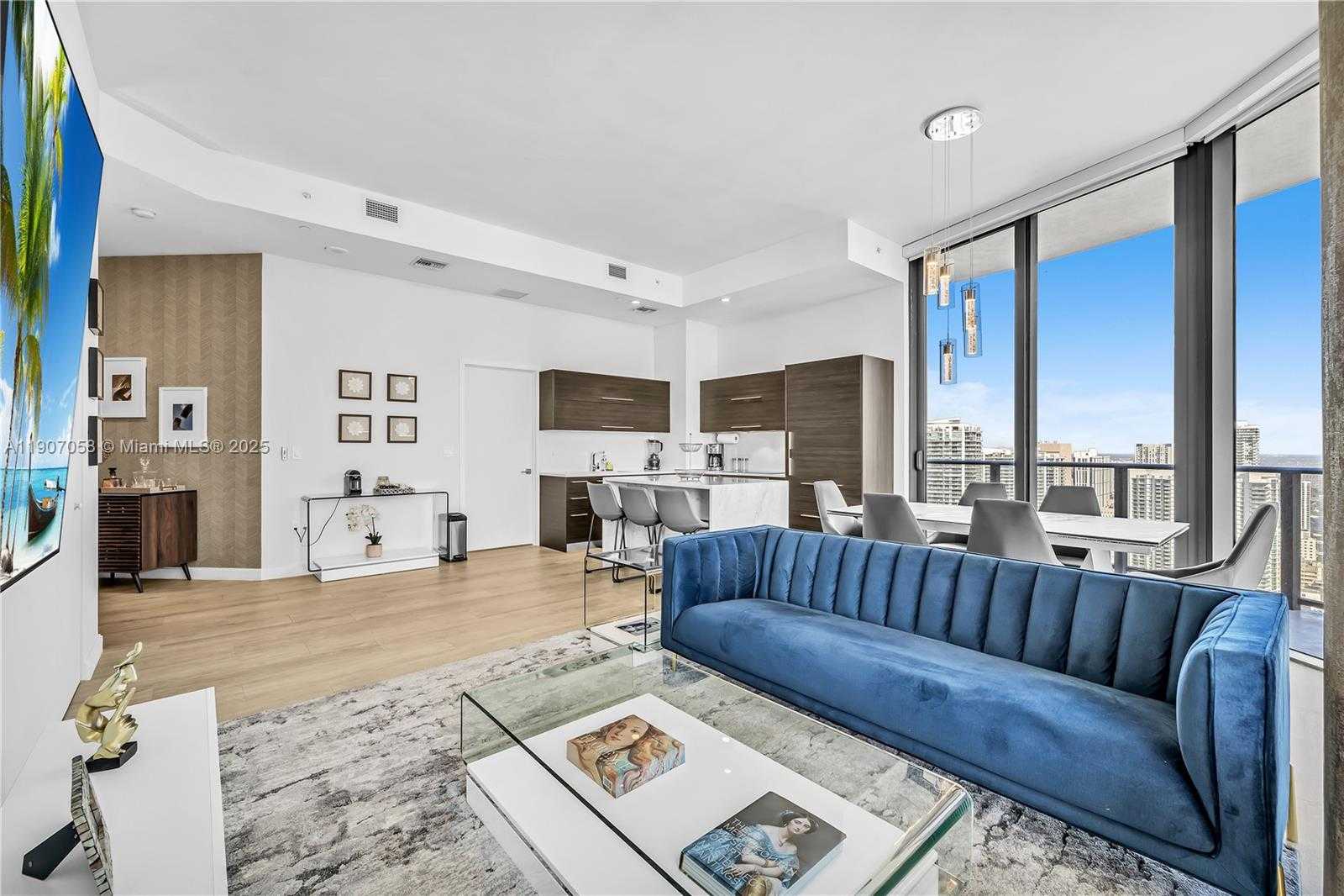 Small Image of 45 SOUTH WEST 9TH ST #4501, Miami Number 8