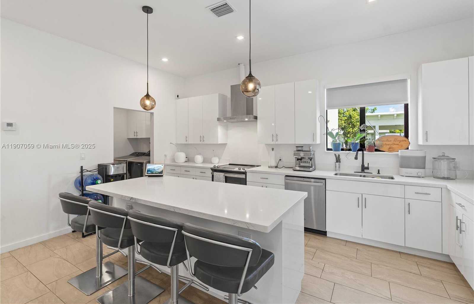 Small Image of 10925 SOUTH WEST 218TH TER, Miami Number 15