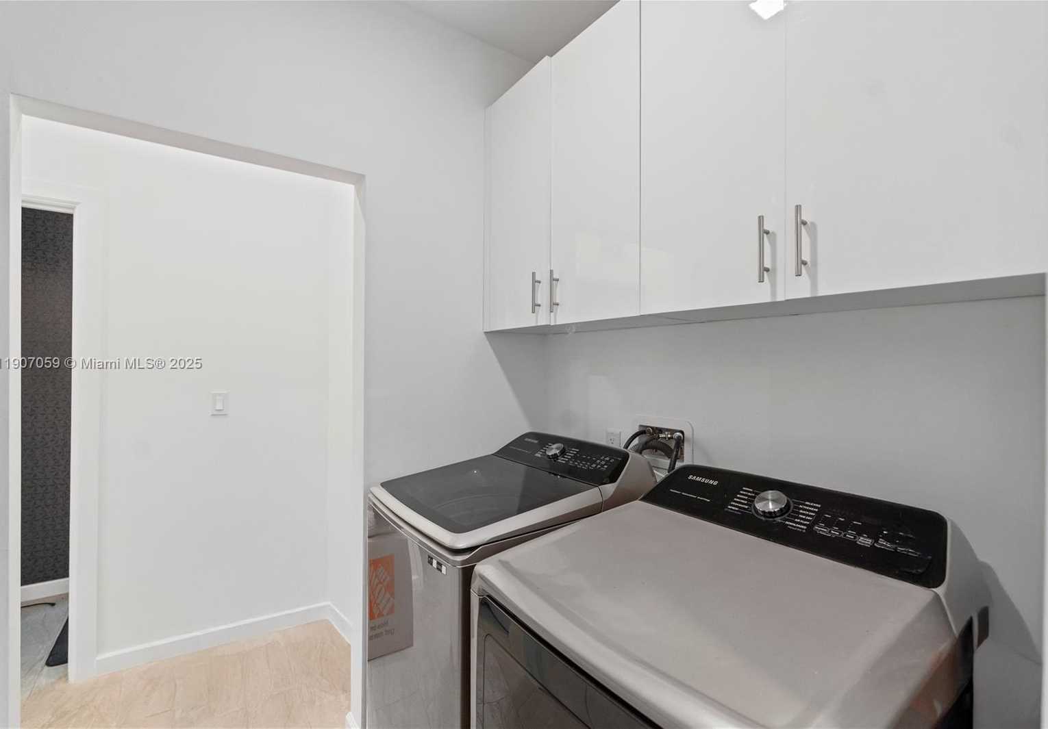 Small Image of 10925 SOUTH WEST 218TH TER, Miami Number 18