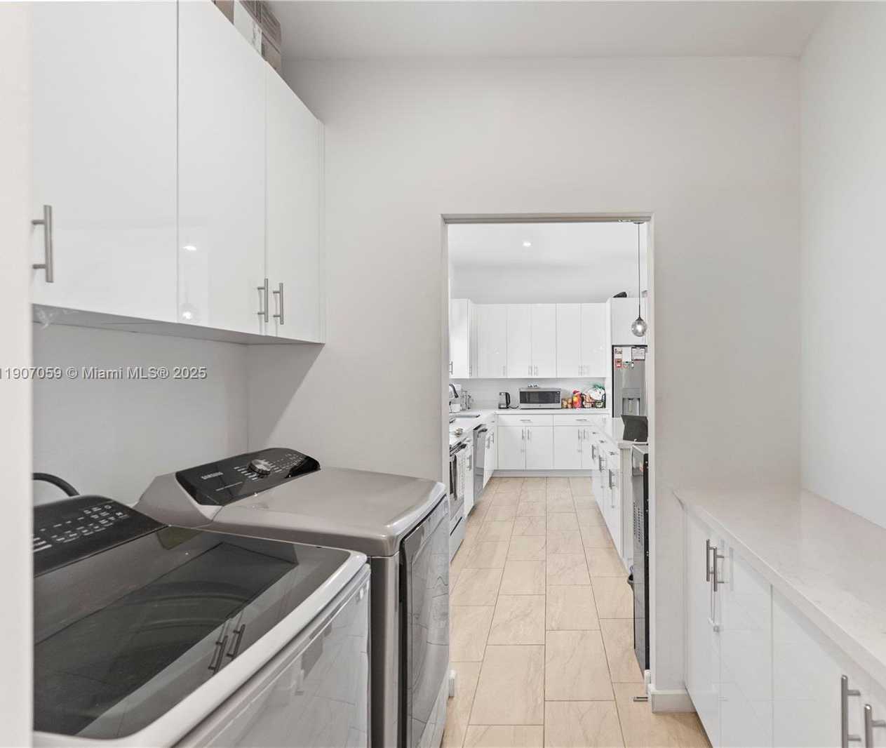 Small Image of 10925 SOUTH WEST 218TH TER, Miami Number 19