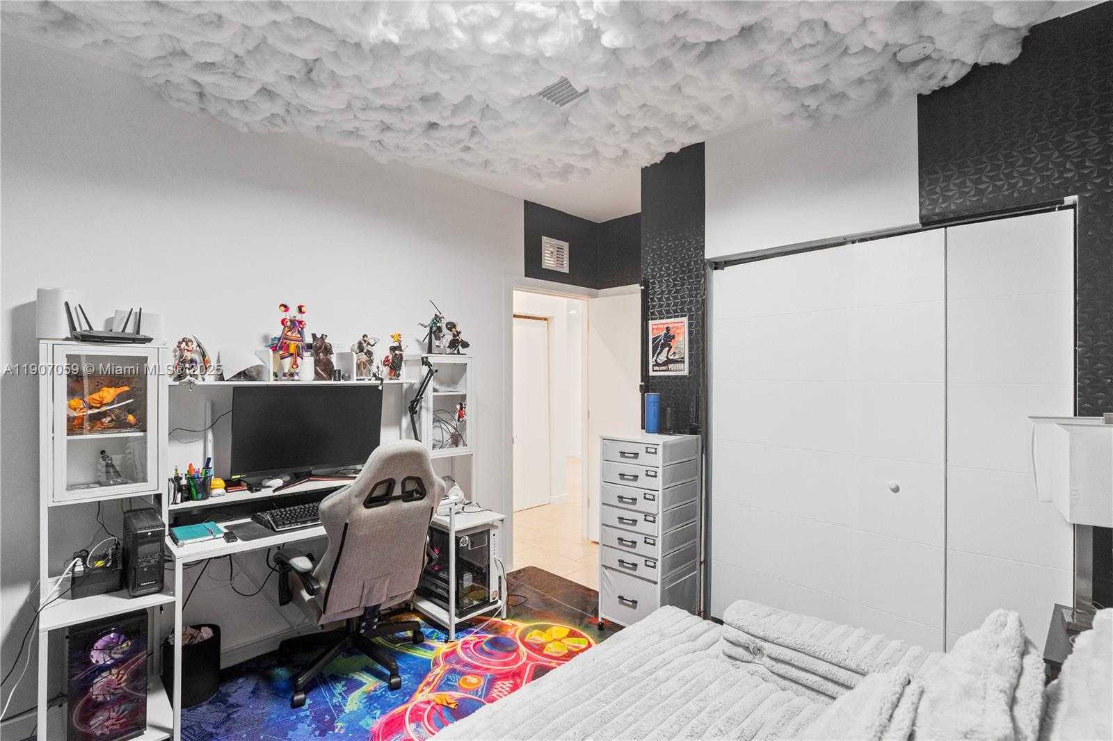 Small Image of 10925 SOUTH WEST 218TH TER, Miami Number 20