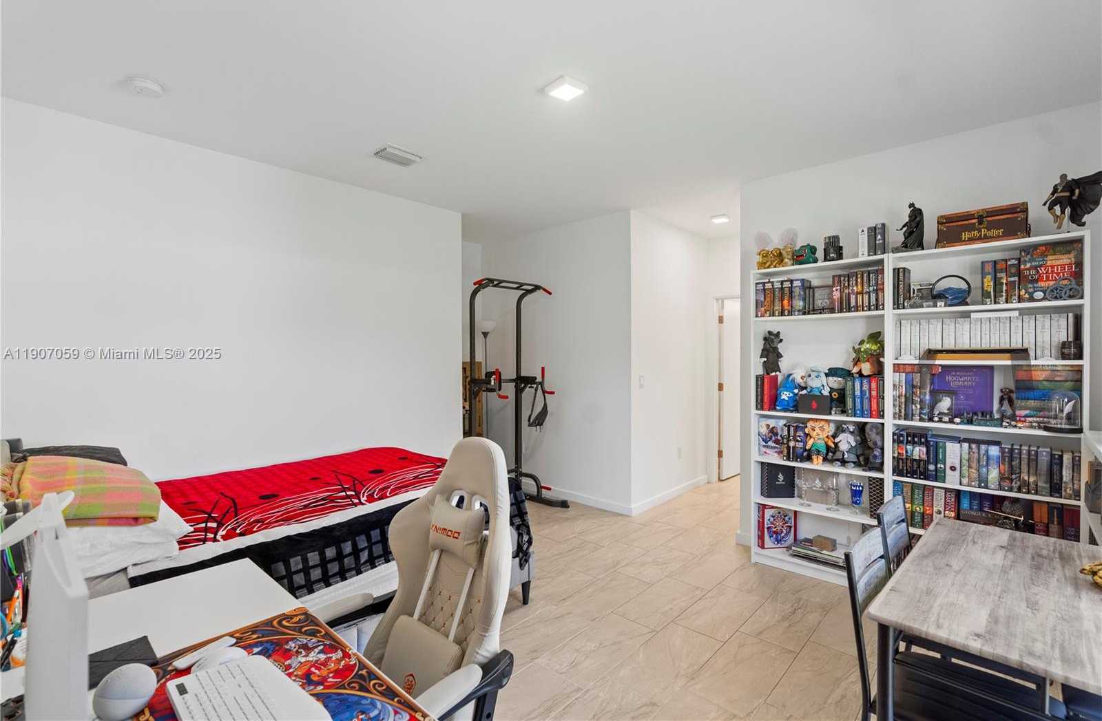 Small Image of 10925 SOUTH WEST 218TH TER, Miami Number 30