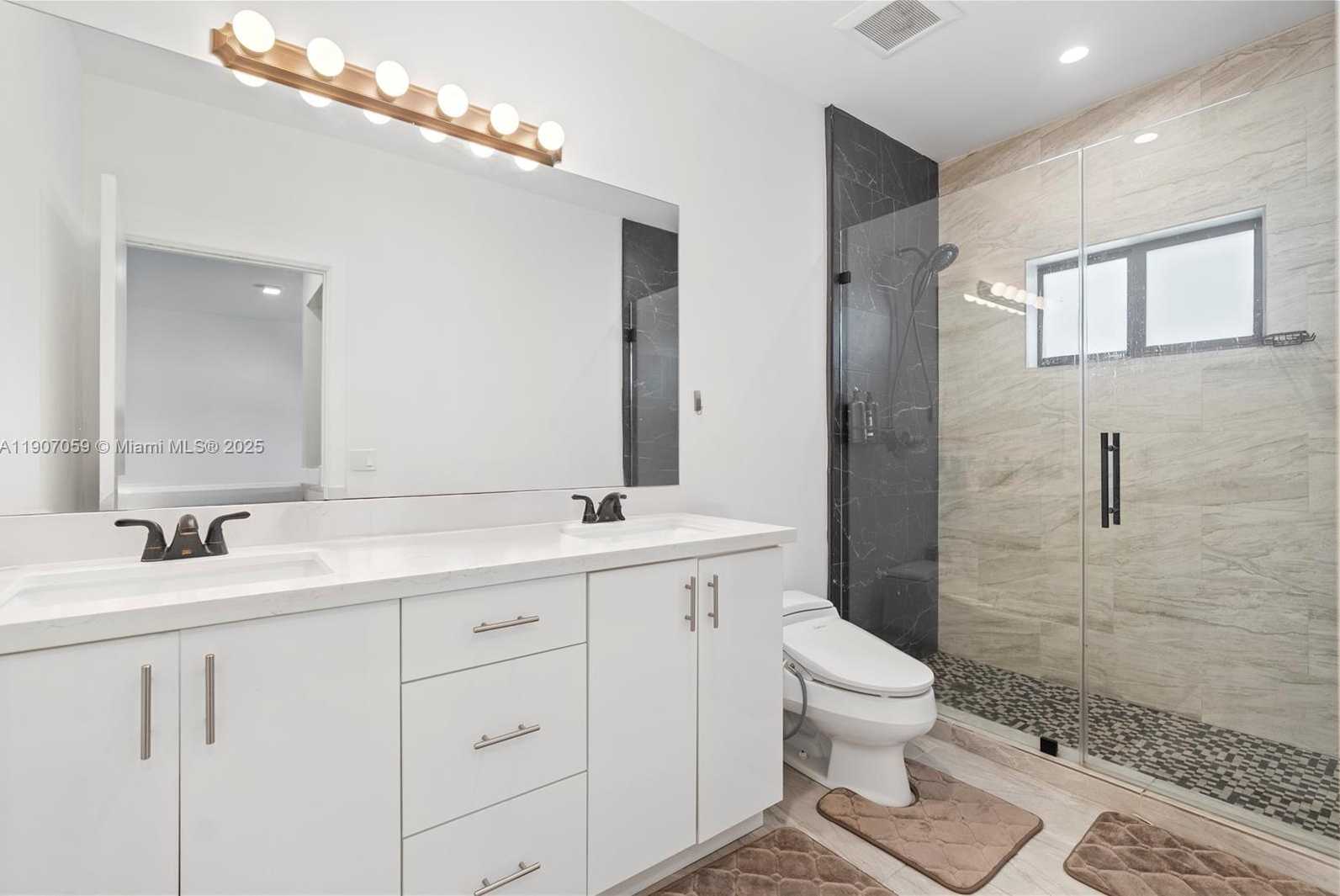 Small Image of 10925 SOUTH WEST 218TH TER, Miami Number 32