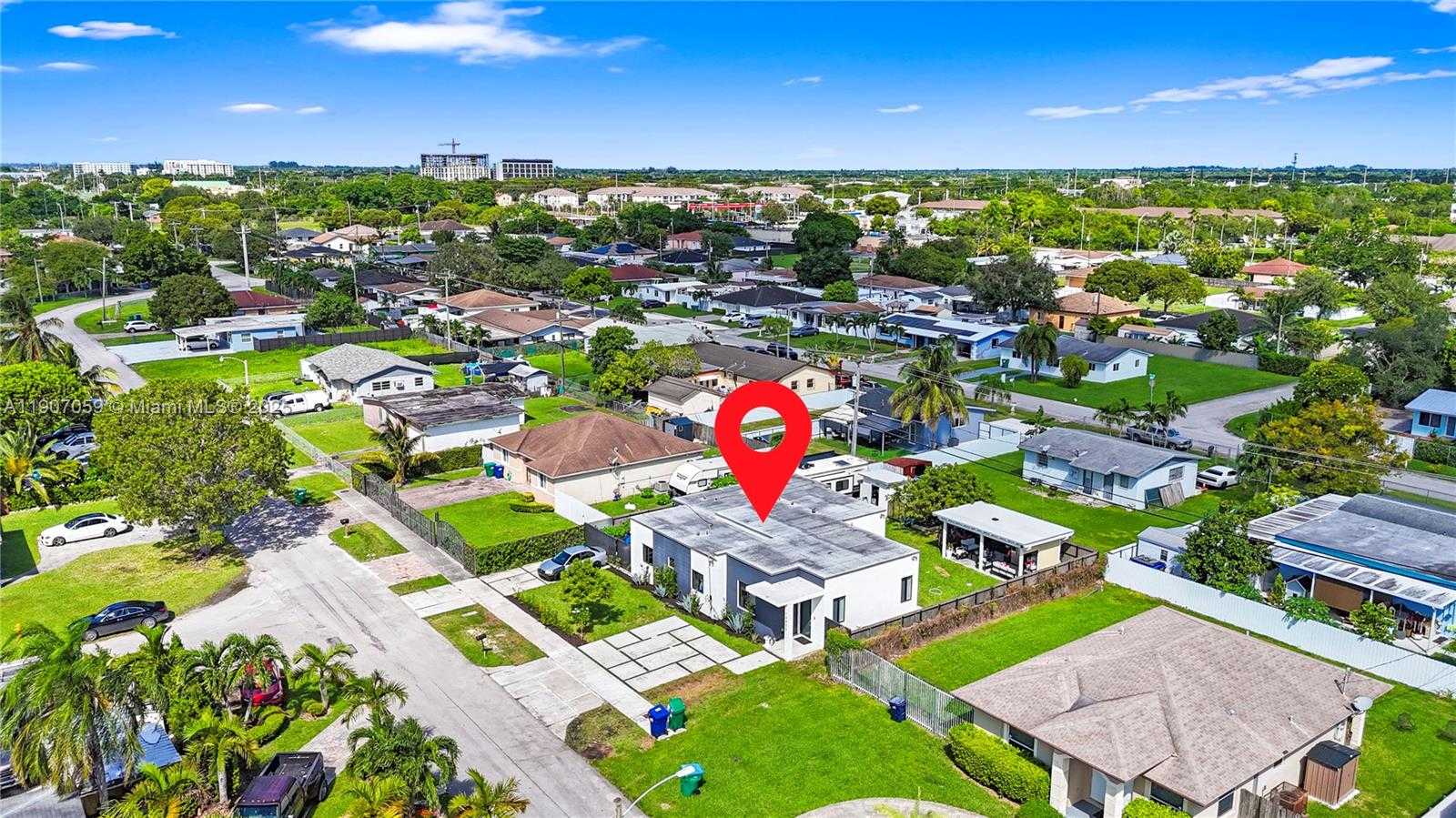 Small Image of 10925 SOUTH WEST 218TH TER, Miami Number 5