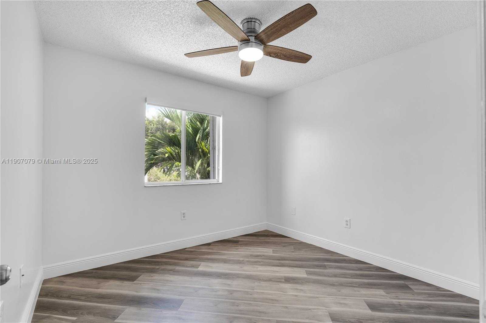 Small Image of 14308 SOUTH WEST 120TH CT #8-9, Miami Number 35