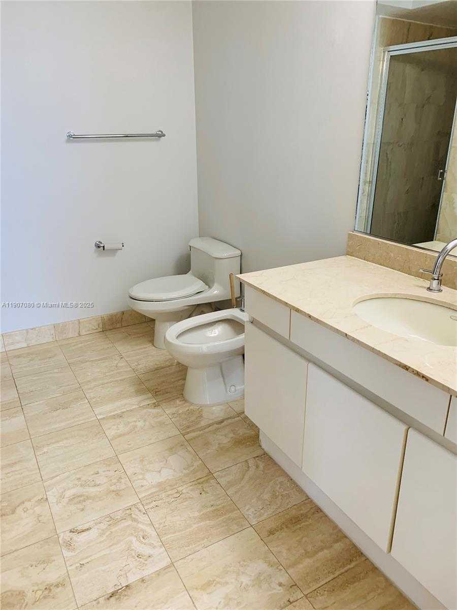 Small Image of 1800 SUNSET HARBOUR DR #1505, Miami Beach Number 11