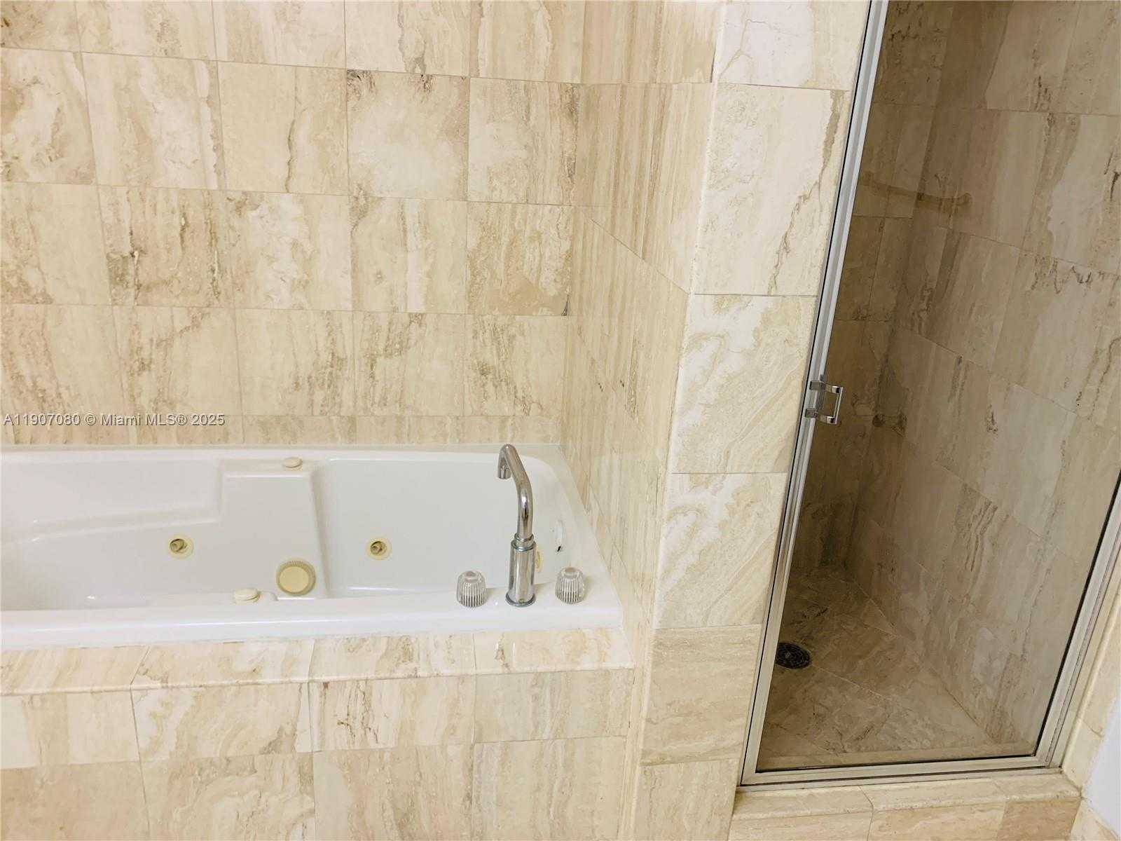 Small Image of 1800 SUNSET HARBOUR DR #1505, Miami Beach Number 12